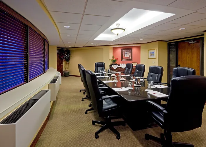 Crowne Plaza Edison By Ihg